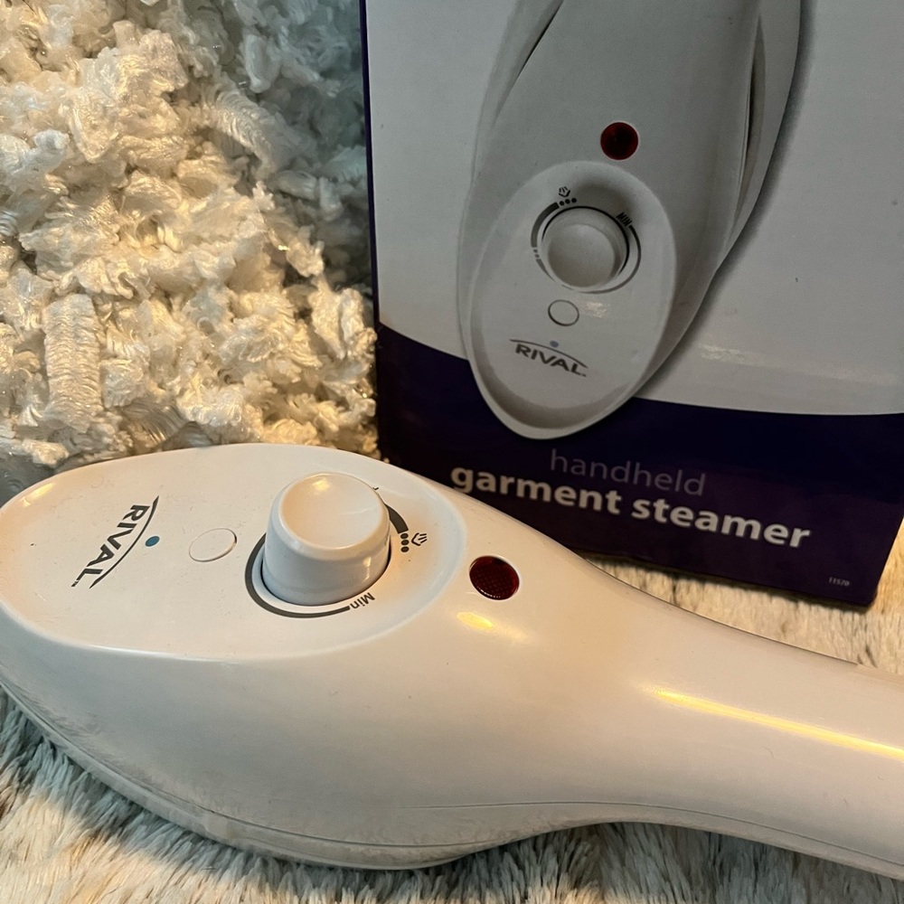 Rival Hand Held Clothes Steamer - Picture 2 of 6